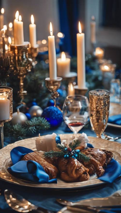 Una cena navideña festiva en azul con una mesa elegantemente decorada y velas.