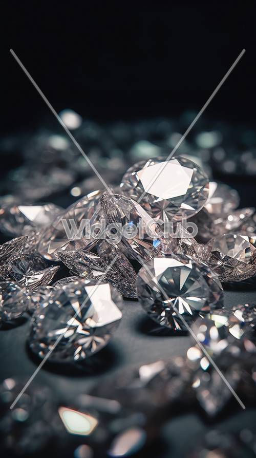 الماس المتلألئ يلمع بشكل مشرق