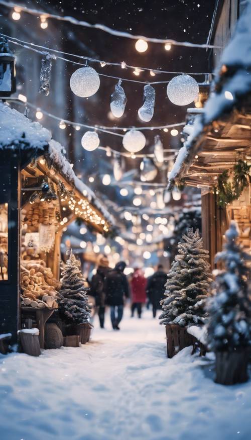 Um mercado de Natal azul e branco em uma cidade europeia coberta de neve