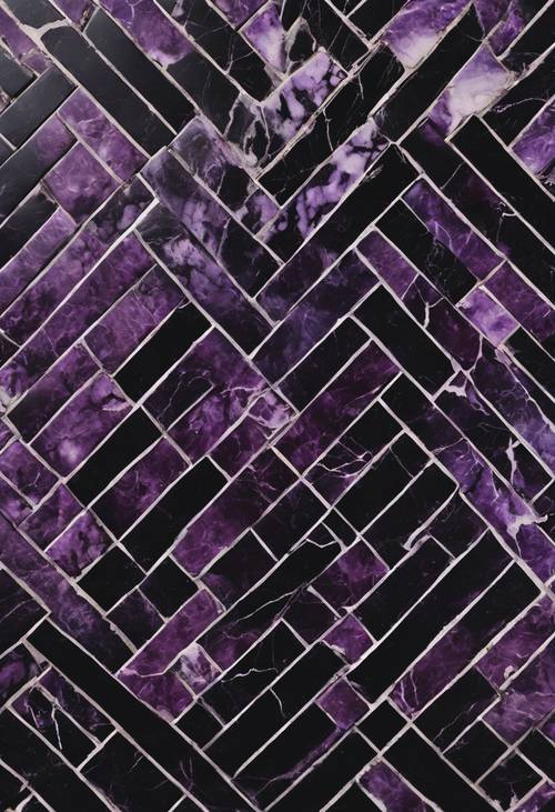 深紫の模様が繊細に交差した黒い大理石タイルの壁紙
