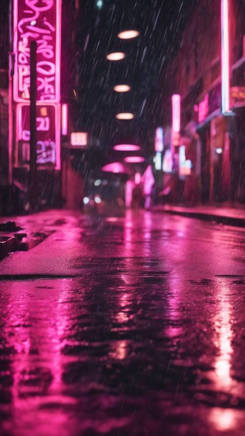 Lampu neon merah muda gelap menerangi jalan hujan