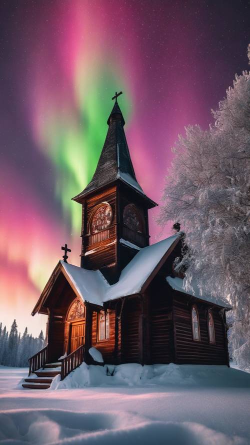 Skromny drewniany kościół w śnieżnym krajobrazie pod tętniącym życiem spektaklem zorzy polarnej