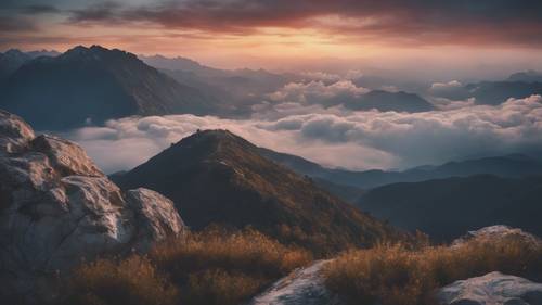 Una serena vista desde la cima de una montaña con nubes a la altura de los ojos durante un suave crepúsculo.