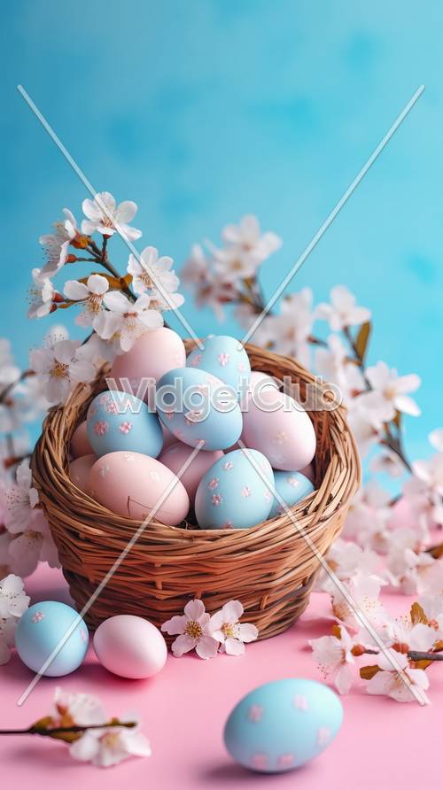 Flor de cerejeira e ovos de Páscoa em fundo de céu azul