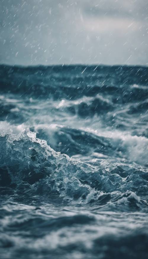 Eine Nahaufnahme eines strukturierten marineblauen Ozeans während eines Sturms.