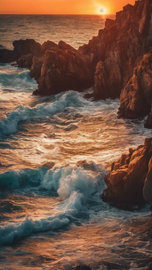 Una vibrante puesta de sol sobre el océano con olas rompiendo contra las rocas, todo ello bañado por un radiante resplandor naranja&quot;.