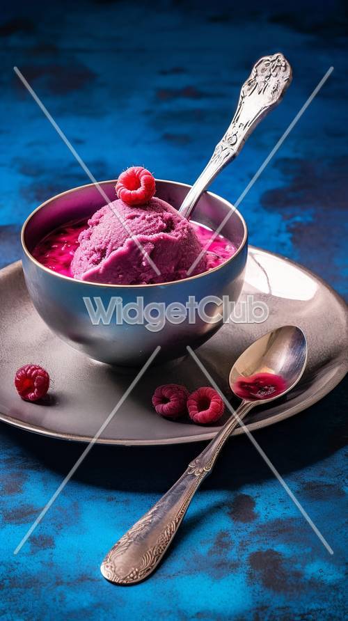 彩色树莓冰淇淋碗