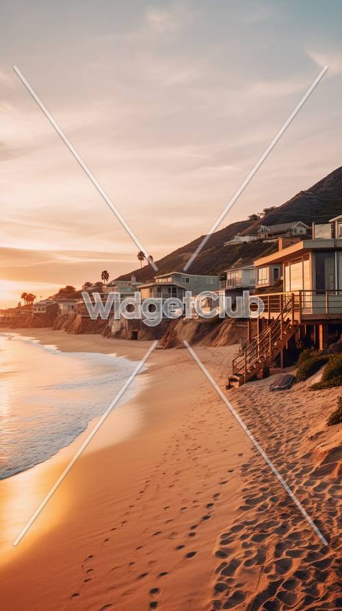 Strandhäuser bei Sonnenuntergang