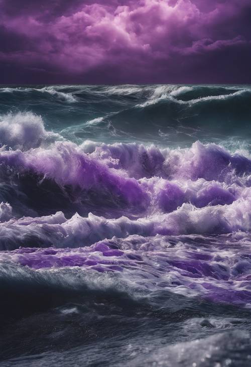 لوحة تجريدية للأمواج المتحطمة على الشاطئ تحت سماء مثيرة، باستخدام ضربات جريئة من اللون الأسود وظلال من اللون الأرجواني.