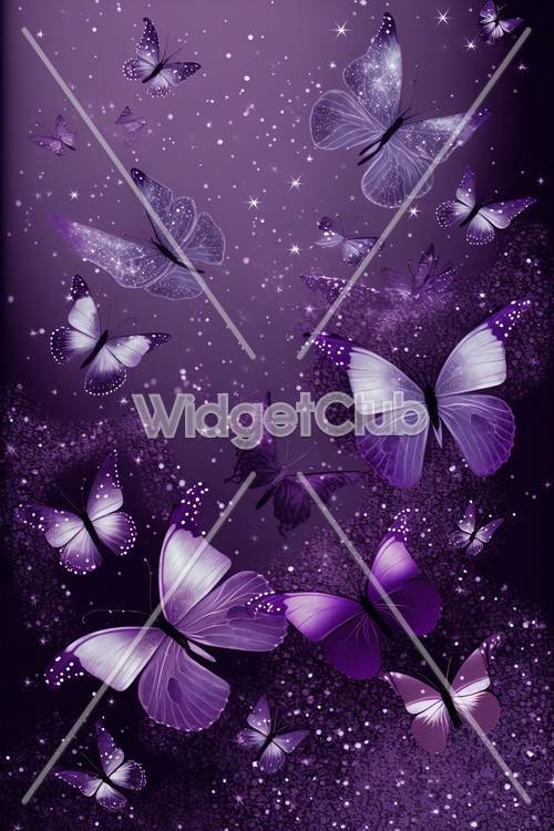 Magischer lila Schmetterling am Nachthimmel