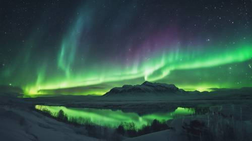 Una imagen mágica de una brillante aurora boreal de color verde, con una cita inspiradora bailando junto a ellas.